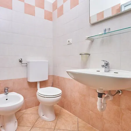 Reale شقة فندقية 4*